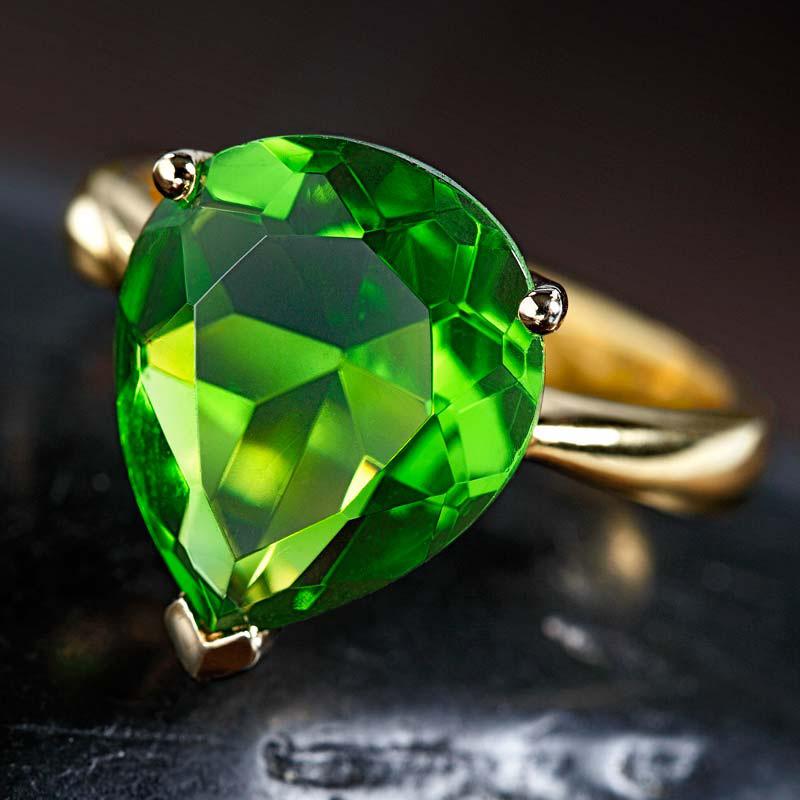 Helenite Ring & FREE Stud Earrings